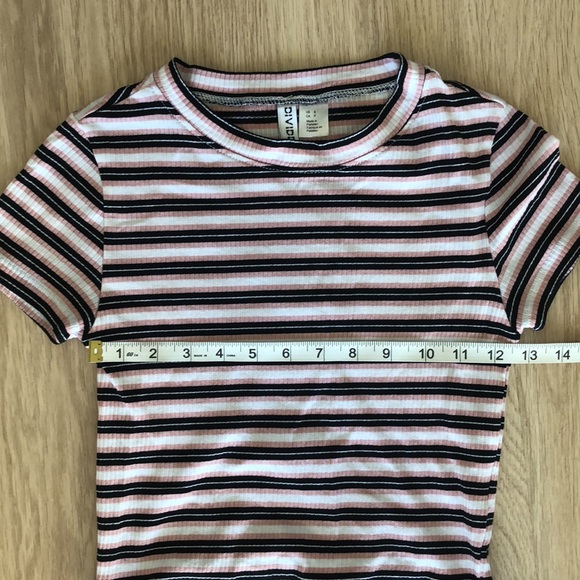 H&M Divided Striped Crop Tshirt - Picture 6 of 9